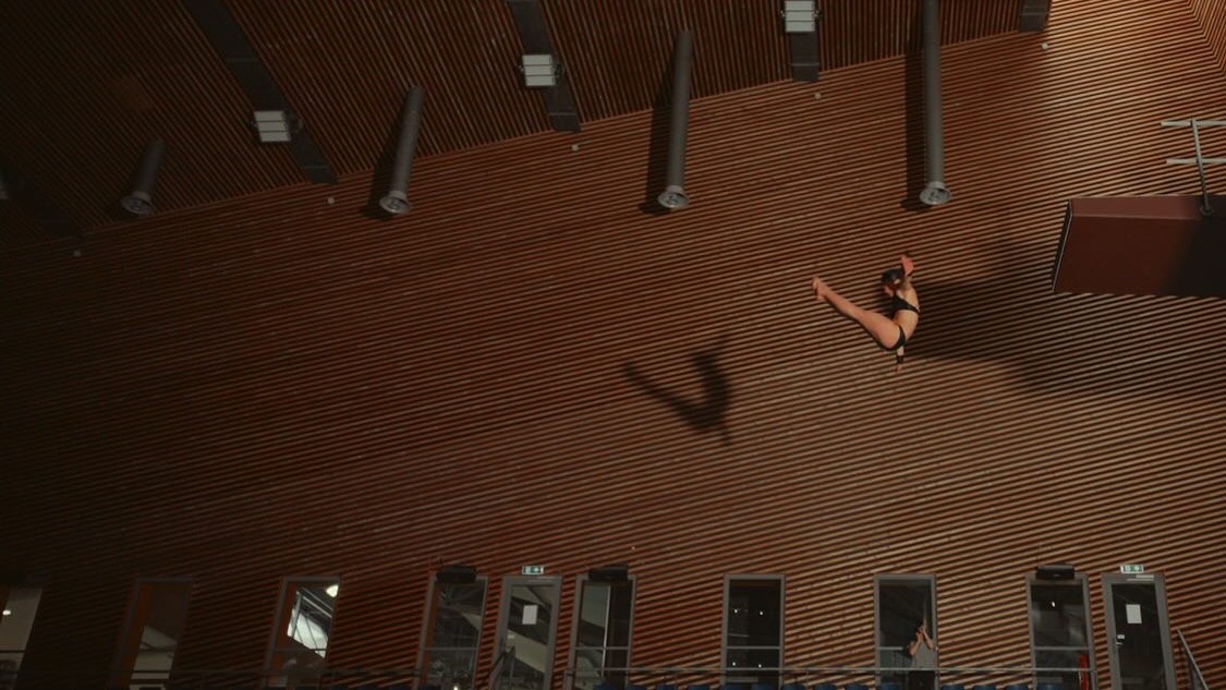 Indoor cliff diving